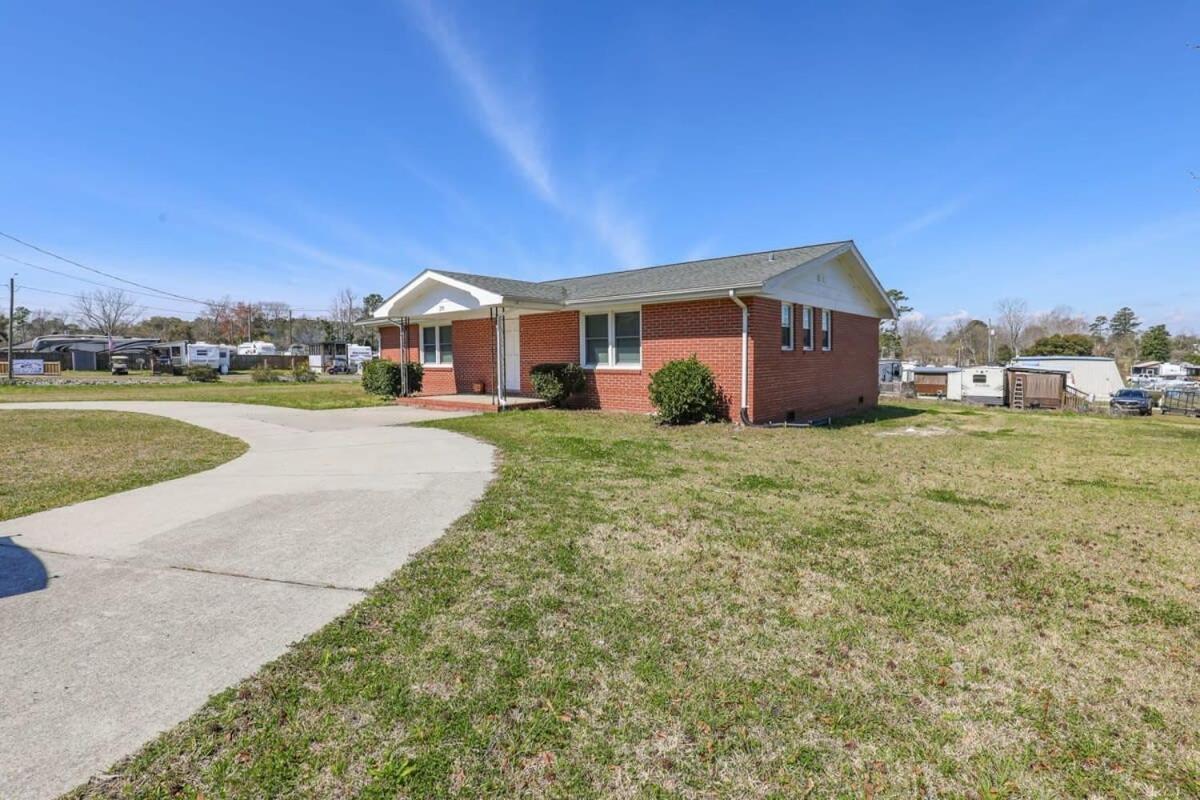 2Br Pet Friendly Home In Sneads Ferry With Parking المظهر الخارجي الصورة