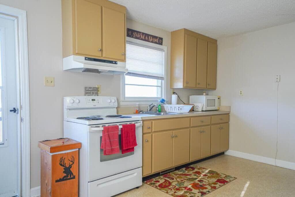 2Br Pet Friendly Home In Sneads Ferry With Parking المظهر الخارجي الصورة