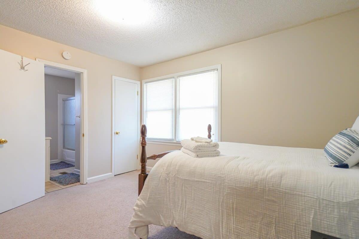2Br Pet Friendly Home In Sneads Ferry With Parking المظهر الخارجي الصورة