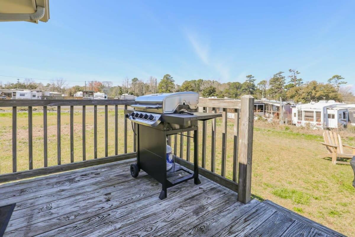 2Br Pet Friendly Home In Sneads Ferry With Parking المظهر الخارجي الصورة