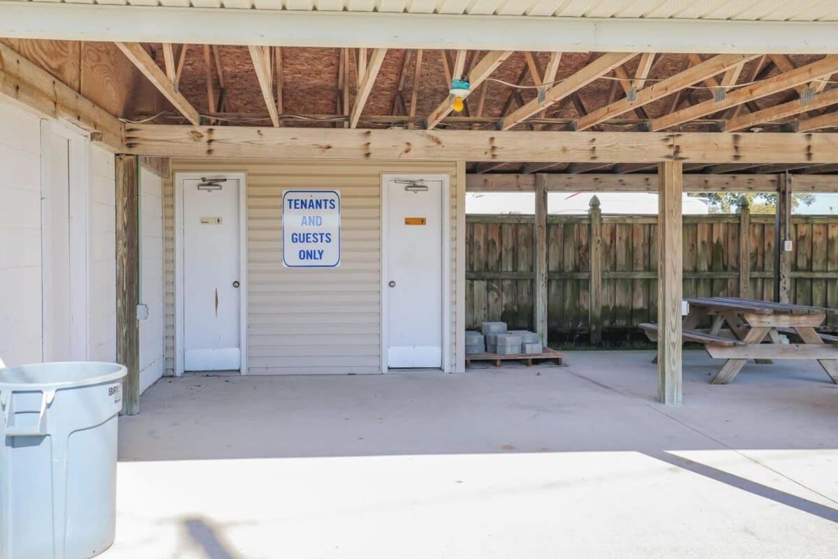 2Br Pet Friendly Home In Sneads Ferry With Parking المظهر الخارجي الصورة