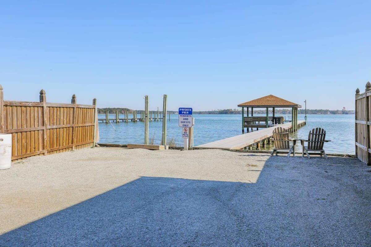 2Br Pet Friendly Home In Sneads Ferry With Parking المظهر الخارجي الصورة