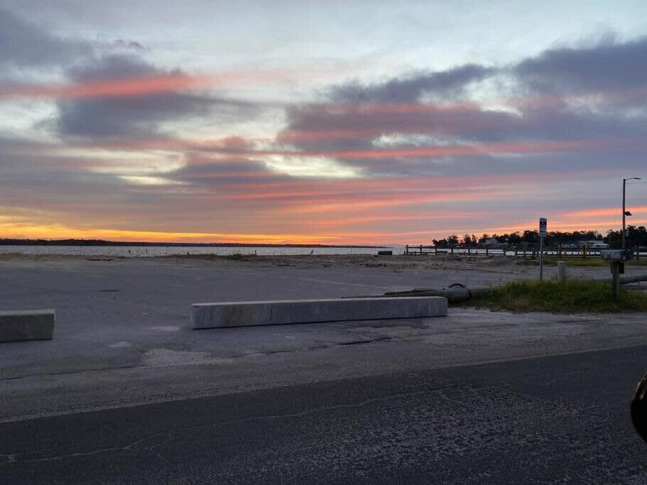 2Br Pet Friendly Home In Sneads Ferry With Parking المظهر الخارجي الصورة