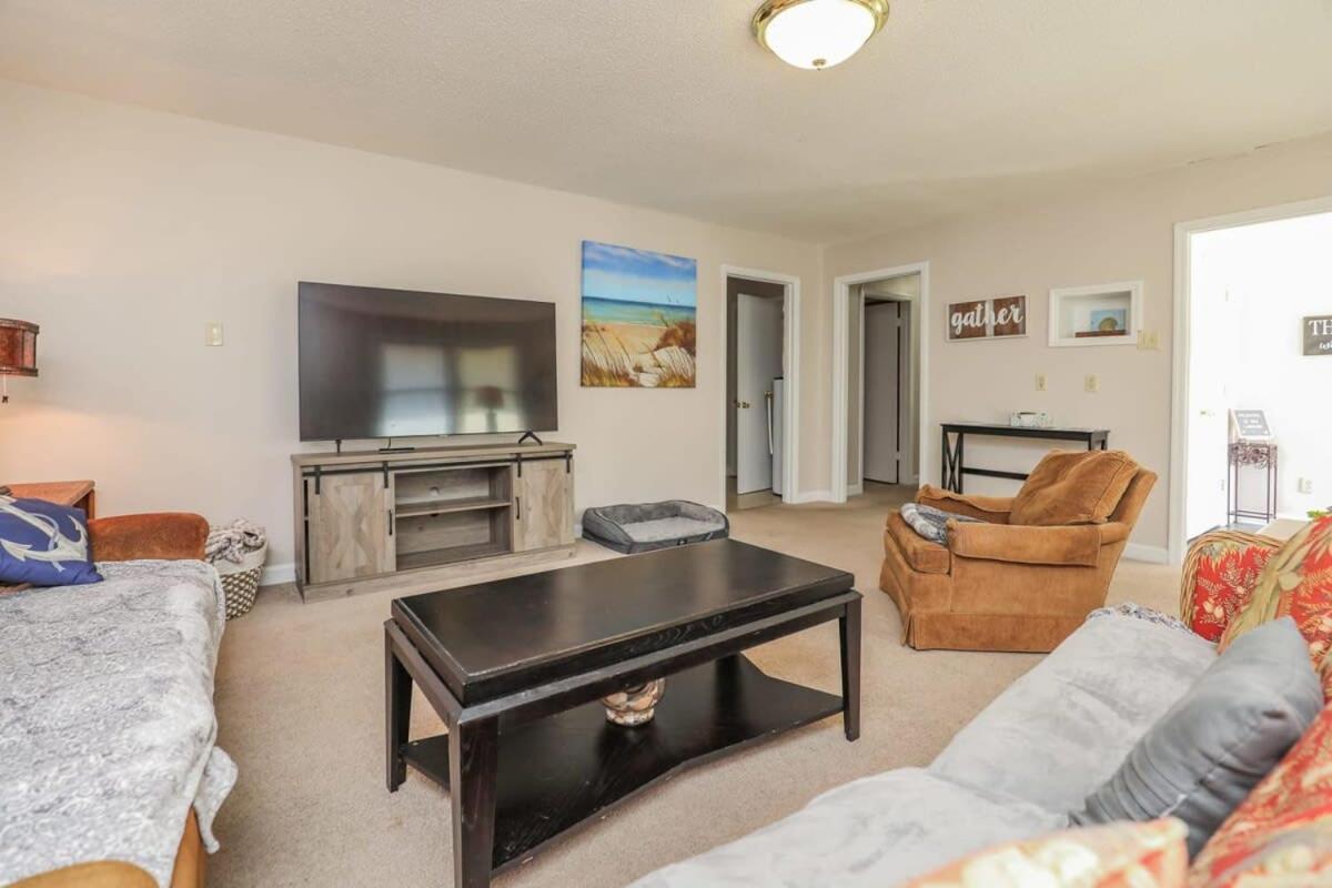 2Br Pet Friendly Home In Sneads Ferry With Parking المظهر الخارجي الصورة